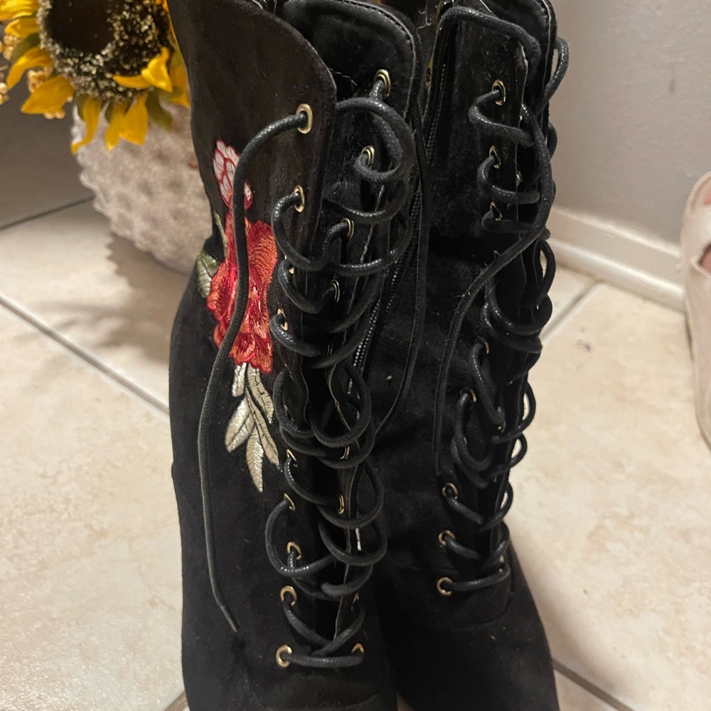 Black Embroidered Lace-Up Women's Boots